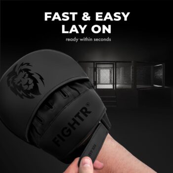 FIGHTR® Premium Punching Mitts - Ideal Padding & Stability | Boxing Mitts for Martial Arts incl. Carry Bag | Focus Pads for Boxing, MMA, Muay Thai, etc.